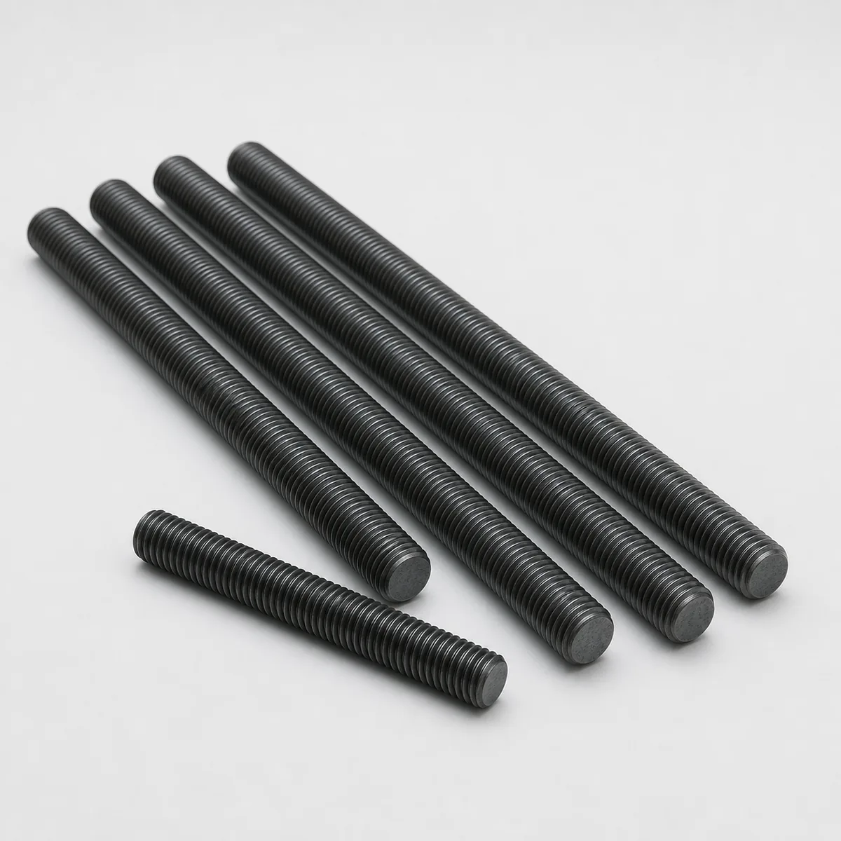 ASTM A193 B7M แกนเกลียว แท่งเกลียวเหล็กโลหะผสมสีดำด้าน ASTM A193 Grade B7M matte black alloy steel threaded rods