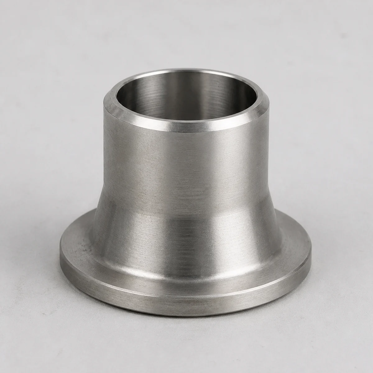 ASTM A815 S32205 دوبلكس 2205 نهاية كعبعرض المنتج الصناعي ASTM A815 S32205 Duplex 2205 Stub End, industrial product view